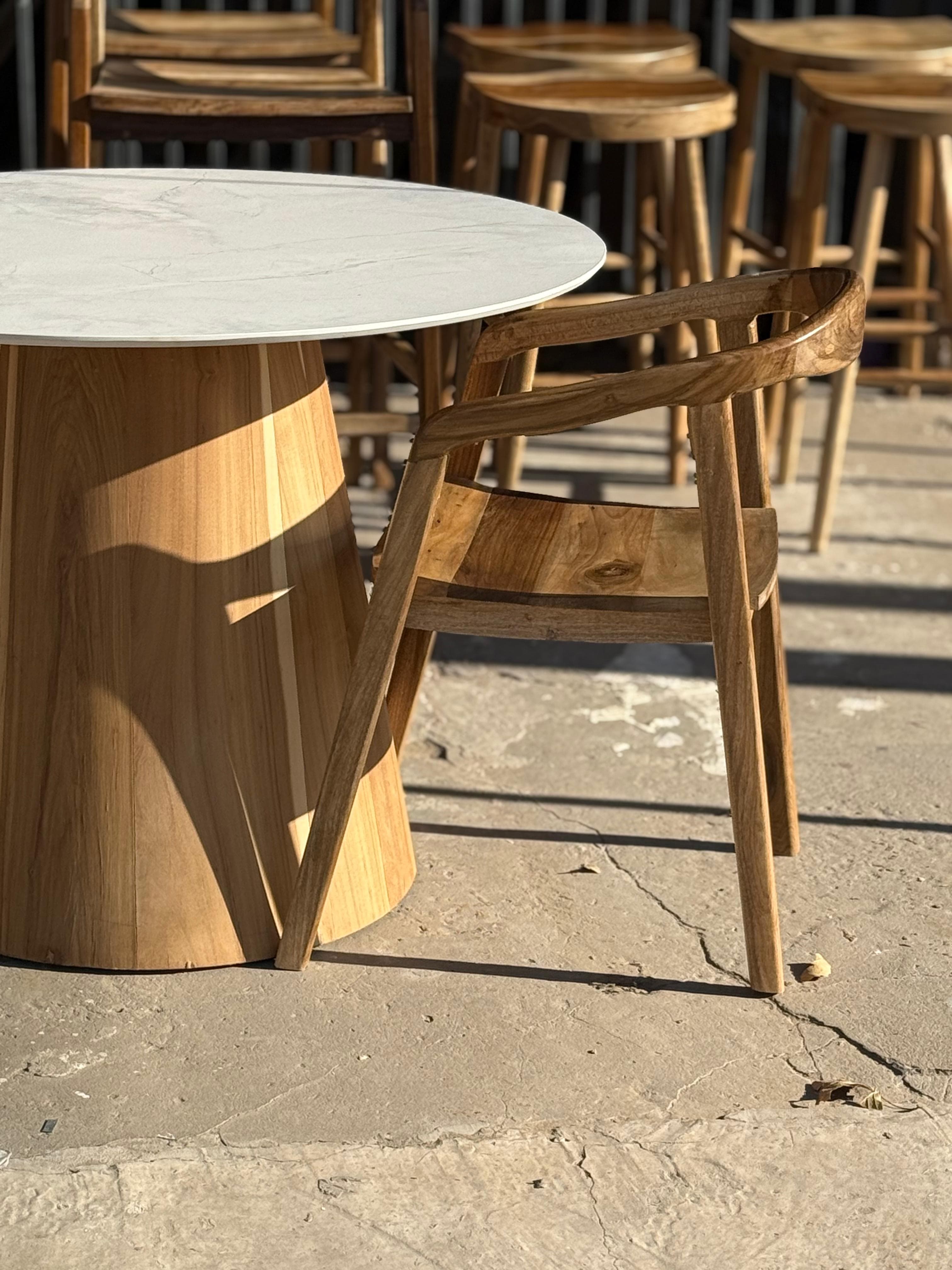 Mesa Redonda Exterior